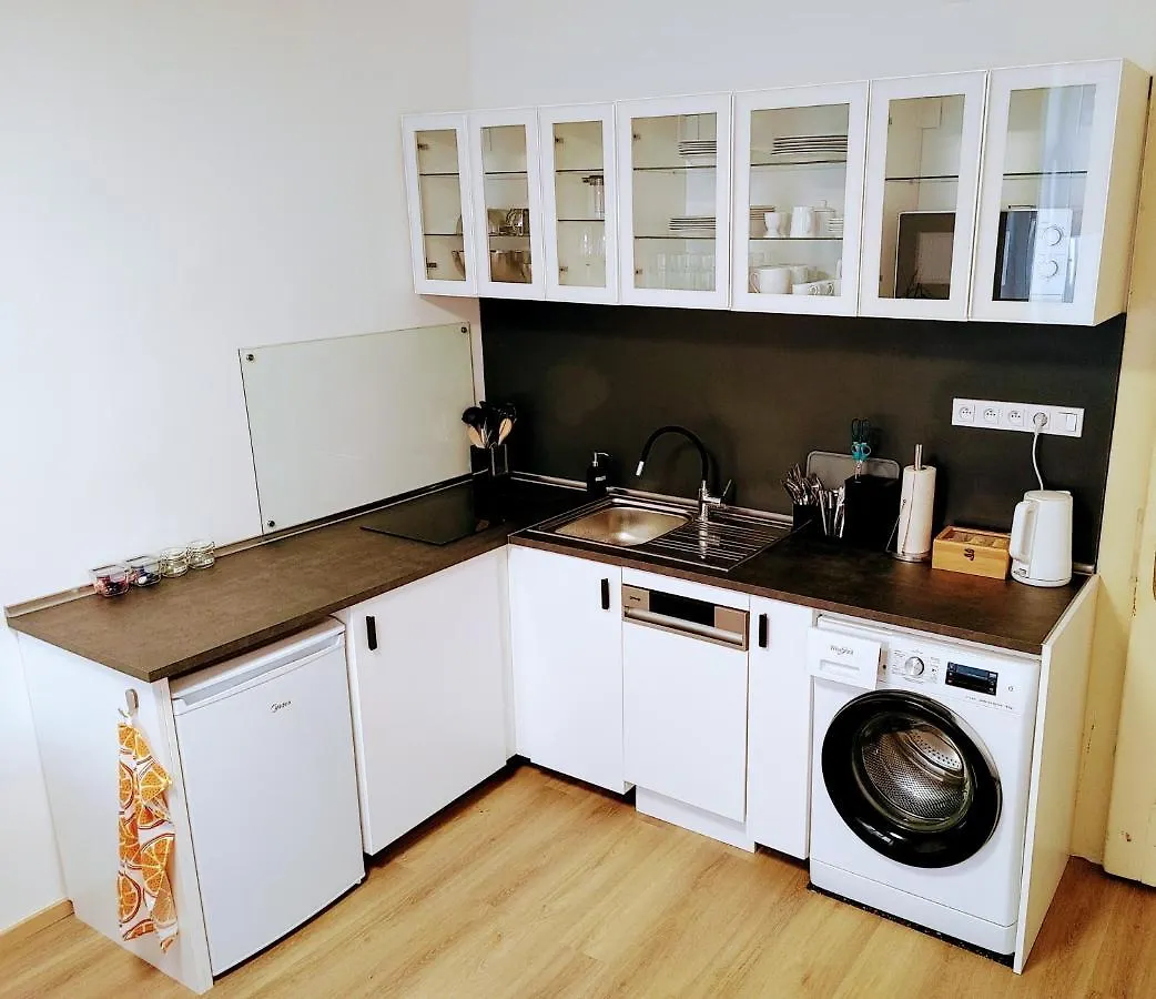 Daire Apartman Coral Prag